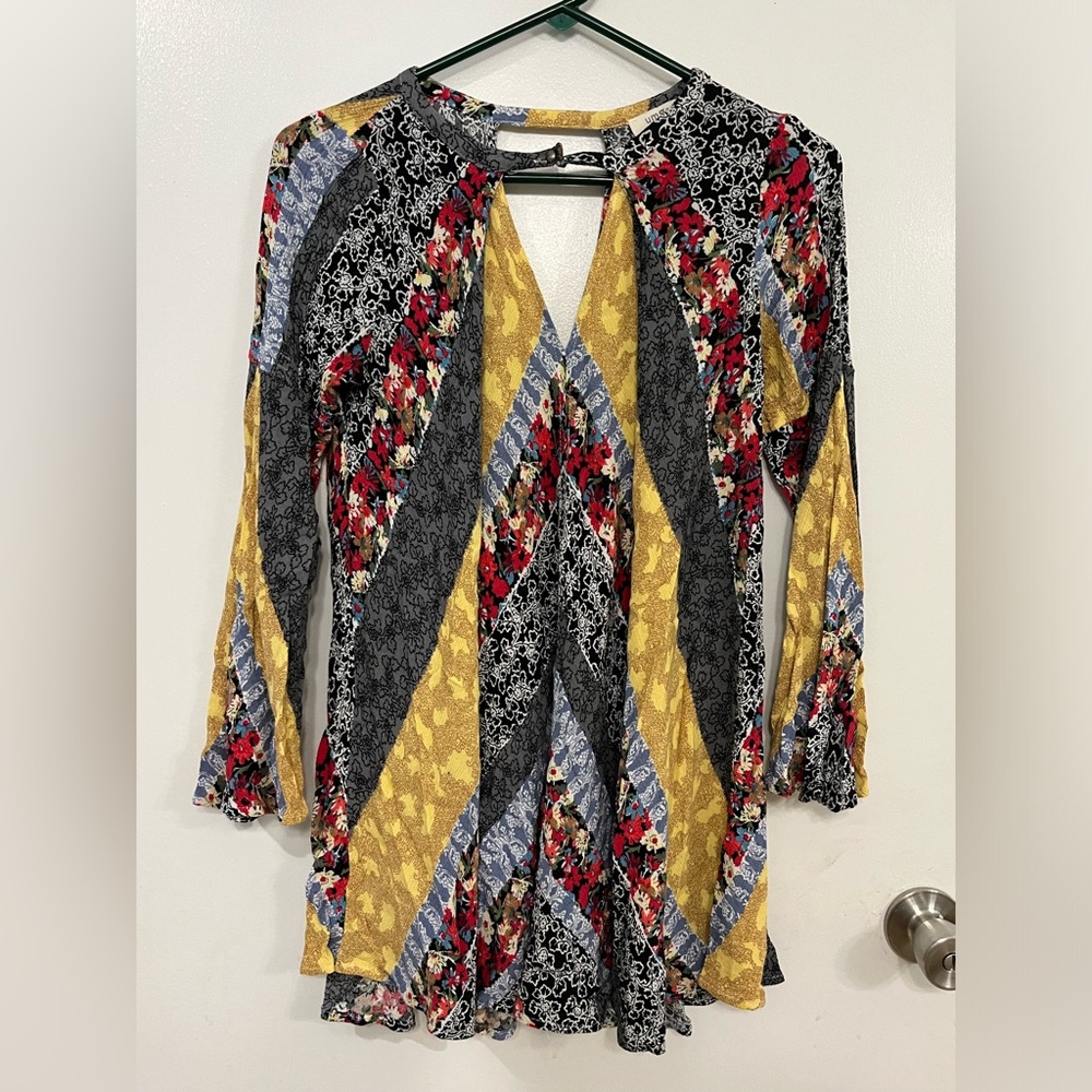 Umgee Floral Tunic Top, size small